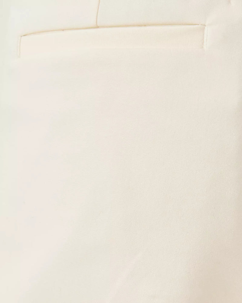 SARISSA STRETCH SHORT COCONUT
