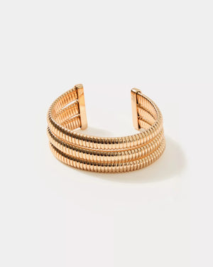 CHEVS KISS CUFF BRACELET GOLD METALLIC