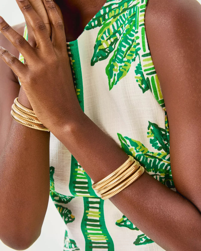 CHEVS KISS CUFF BRACELET GOLD METALLIC